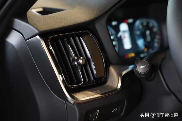 国产全新沃尔沃S60正式发布，设计大更新，全系提供2.0T 8AT