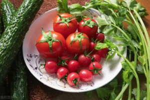 它被称为“国民蔬果”？盘点一颗西红柿的营养价值